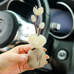 Ruijie Little Monk, Adorno de Aromaterapia para Coche, Decoración de Resina para el Salpicadero, Set de Muñecos de Dibujos Animados Inspirados en el Zen - Product Image 4