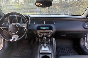 Usado 2010 Chevrolet Camaro 2SS Coupe V8, paquete RS, sin modificar - Product Image 2