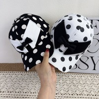 Nueva Gorra de Béisbol con Puntos Blancos y Negros para Otoño, Gorra de Moda para Mujer con Decoración en el Cuello, Protección Solar y Visera Curva