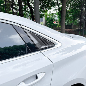 Autocollant décoratif à persiennes pour vitre arrière Audi A3 8Y Berline 2021+, texture fibre de carbone noir piano, adhésif pour voiture - Product Image 5