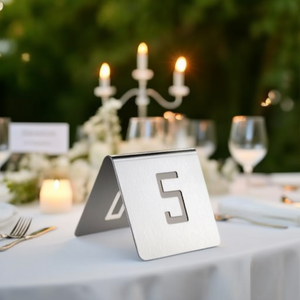 Supporto per Numero Tavolo 5 in Acciaio Inossidabile, Minimalista, Rettangolare, Fustellato, Resistente per Eventi e Matrimoni - Product Image 3
