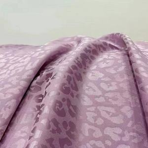 Kain Satin Jacquard Poliester 100% Premium Anti Kusut untuk Pembuatan Sprei, Gorden & Pakaian - Product Image 1