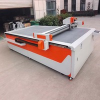 Cutter automatique CNC à couteau vibrant avec capteur de sécurité infrarouge et table à vide pour tissu, cuir, éponge, caoutchouc