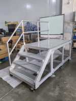 Plateforme d'accès mobile en aluminium extrudé 4080 sur mesure avec main courante de sécurité et escalier de travail industriel antidérapant