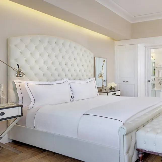 Foshan ด้านบนการออกแบบคลาสสิกคู่หรูหราอิตาลีคิงไซส์ชุดห้องนอนสีขาว Moden ออกแบบเฟอร์นิเจอร์โรงแรม