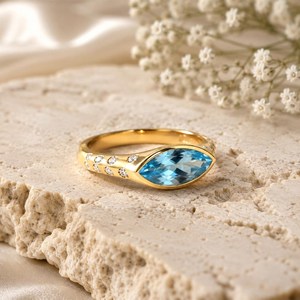 Anillo de Topacio Azul Tallado Marquise Hecho a Mano de Primera Calidad para Mujer, Joyería de Cristal Natural con Engaste de Oro, Estilo Moderno y Minimalista - Product Image 5
