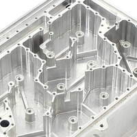 Base de radiateur en alliage d'aluminium usinée CNC sur mesure avec brochage et perçage pour système de refroidissement