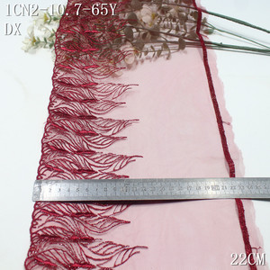 Passamaneria in pizzo ricamato con filo metallico da 22 cm, rosso-marrone, con foglie glitterate argento per abiti di alta moda - Product Image 3