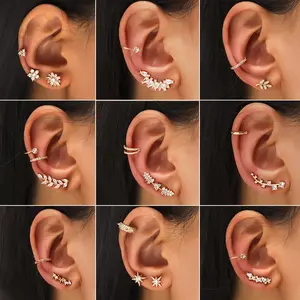 Set di 2 Orecchini a Clip Trendy per Donne, Colore Oro, a Forma di C, Impilabili, con Zirconi, Senza Piercing, per Feste e Matrimoni - Product Image 2