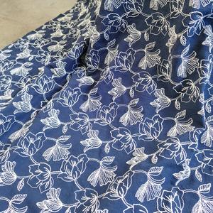 Nouveau tissu en crêpe 100% coton avec broderie florale, tissu pour robe femme, tissu pour vêtements, textile de maison - Product Image 5