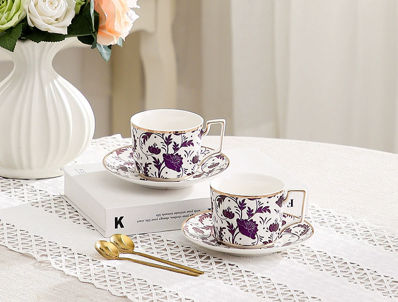 ถ้วยคู่และจานรอง