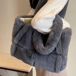 <span class=keywords><strong>2025</strong></span>新款定制仿皮草手提袋女士柔软冬季毛绒羊毛手提袋批发 - Product Image 2