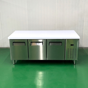 Deux mètres trois portes sous le comptoir réfrigérateur établi réfrigérateur commercial en acier inoxydable <span class=keywords><strong>de</strong></span> haute qualité - Product Image 3
