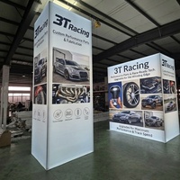 Stand d'exposition lumineux et personnalisé 3T Racing pour salles de stockage et stands tourillons, idéal pour les présentoirs technologiques SEMA 2026 prêts à la course