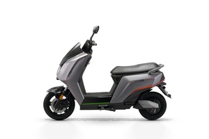 Nueva Motocicleta Eléctrica de Moda de 2500w y 70kph con Batería de Grafeno de 72V35Ah para Conducción Urbana - Product Image 4