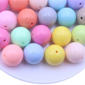 ขายตรงจากโรงงาน ลูกปัดอะคริลิกรูปทรงกลมขนาด 20 มม. สีลูกกวาดแฟชั่น คละสีแบบสุ่ม สำหรับทำสร้อยคอแบบหนา - Product Image 2