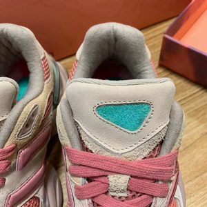 Wholesale trendy tennis <b>shoes</b>, fashionable and luxurious sports <b>shoes</b>, 9060 breathable and shock-absorbing running <b>shoes</b> - Product Image 2