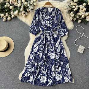 Nouvelle robe en mousseline de soie à imprimé floral pour femmes, robe rétro à manches courtes, taille nouée, robe midi à col en V, vêtements contrastés pour femmes - Product Image 3