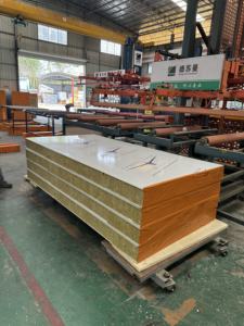 Panneau sandwich de type S léger, ignifuge, <span class=keywords><strong>hydrofuge</strong></span>, résistant à l'humidité, isolant thermique et acoustique, pour cloisons intérieures - Product Image 1