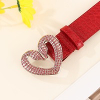 Ceinture pour femme en cuir rouge effet crocodile avec boucle double cœur en strass, réglable, accessoire scintillant pour jeans et robes