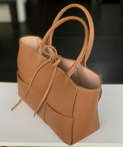 Bolso de fiesta para mujer de cuero genuino, el más vendido, elegante, de diseñador, para boda, noche, disponible para la venta. - Product Image 6