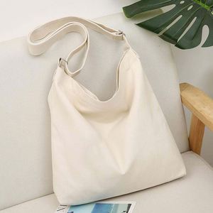 Nuevo Bolso de Lona Elegante de un Solo Hombro para Mujer, con Forma de Corazón, Estampado de Leopardo, Logotipo Personalizado, Cadena de Diamantes, para Fiestas, Tamaño Mediano - Product Image 4