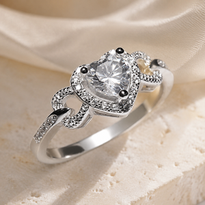 Anello Traforato a Forma di Cuore d'Angelo per Donne, Gioiello Elegante e Scintillante da Indossare sul Dito - Product Image 3
