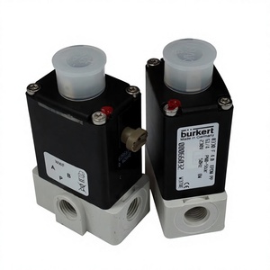 Vanne solénoïde à action directe Burkert Type 0330 00055674 à armature pivotante en PEEK PTFE pour acides et alcalis - Product Image 2