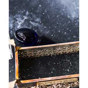 Dispensador de Aceite y Vinagre de Cristal con Elegante Base Plateada y Cajones - Product Image 1