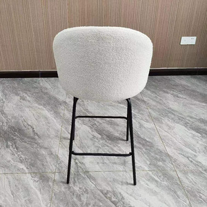 <span class=keywords><strong>Tabouret</strong></span> de bar haut design moderne avec cadre en bois et métal pour la maison, la <span class=keywords><strong>cuisine</strong></span>, la salle à manger, le café et le bar. - Product Image 4