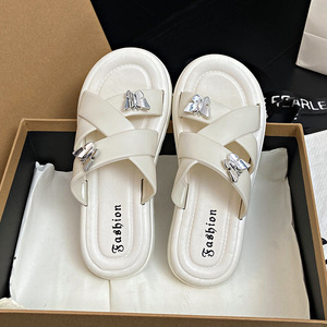 Sandalias de playa de moda para mujer con doble mariposa, de suela plana, tipo chancla de una tira, resistentes al desgaste y antideslizantes, para mujer - Product Image 2