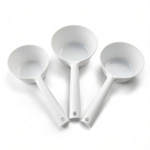 Cucharón de Agua de Plástico Blanco con Mango Largo para Uso Industrial - Product Image 4
