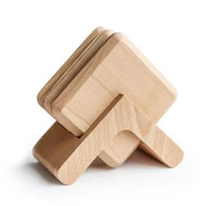 Posavasos cuadrados de madera hechos a medida, color madera natural, madera maciza, aislantes del calor, para tazas de té y café, uso en escritorio. - Product Image 1