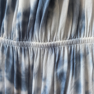 فستان ماكسي نسائي صيفي بوهيمي فضفاض بأكمام طويلة وياقة ملفوفة على شكل V مع شق أمامي مناسب للشاطئ والإجازات - Product Image 5