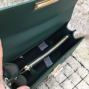 Sac à main à rabat pour femme en cuir d'alligator 100% avec bandoulière amovible et style classique, durable pour un usage quotidien - Product Image 5