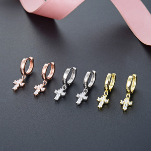 Pendientes de plata de ley chapada en <span class=keywords><strong>oro</strong></span> de 14K para mujer, aretes de <span class=keywords><strong>Cruz</strong></span> de <span class=keywords><strong>Oro</strong></span> pavé de CZ para mujer - Product Image 2