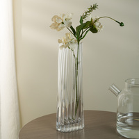 Style moderne Grand verre à grain vertical Art Ins Style Ornement de bureau Pot de fleurs Vase Cylindre Motif pour les mariages Noël