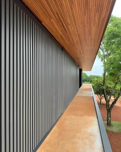 Panel de Pared WPC con Diseño Moderno de Rayas de Madera, Resistente a la Intemperie, Anticorrosión, Impermeable, Garantía de 5 Años, Marca AOLO para Comercio - Product Image 6