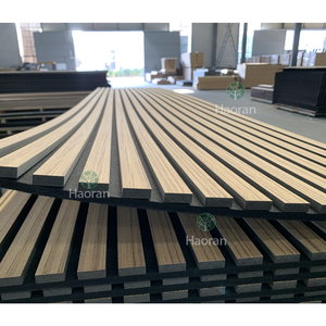 Panneaux muraux 3D en <span class=keywords><strong>bois</strong></span> d'intérieur HAORAN, panneaux acoustiques en <span class=keywords><strong>bois</strong></span> massif cannelés, panneaux acoustiques en MDF polyester à lattes larges - Product Image 2