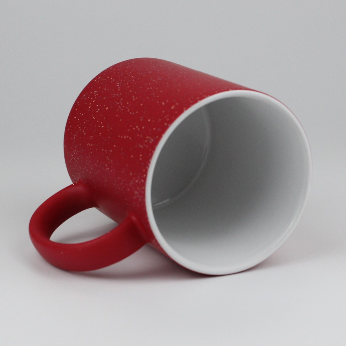 C cambió la taza del cielo estrellado que cambia de color a rojo - taza desnuda