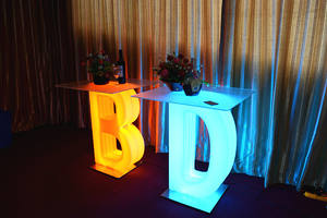 Di vendita superiore LED lettere tavolo per <span class=keywords><strong>bar</strong></span> e parco. Incandescente tavolo <span class=keywords><strong>bar</strong></span> con la lettera di caffè di vetro da tavolo per esterno - Product Image 5