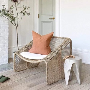 Venta al por mayor de <span class=keywords><strong>mesa</strong></span> auxiliar de ratán natural de diseño moderno <span class=keywords><strong>y</strong></span> taburete para uso interior <span class=keywords><strong>y</strong></span> exterior para cocina <span class=keywords><strong>y</strong></span> hotel de Vietnam - Product Image 3