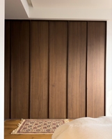 Armoire en panneaux de bois massif naturel, placage noyer noir et chêne, fabriquée en usine, pour dressing