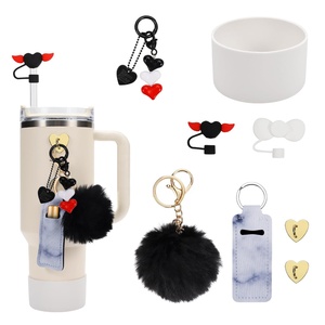 مجموعة إكسسوارات الأكواب 8 طقم أجنحة على شكل قلب من القش ، حامل أحمر شفاه جذاب من السيليكون - Product Image 2