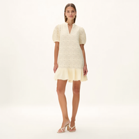 Robe mini trapèze en dentelle ajourée ivoire à col en V, manches bouffantes et ourlet plissé à volants, personnalisable, vente en gros, robe d'été pour femme