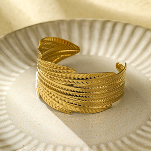 Nouveaux bracelets en acier inoxydable plaqué de haute qualité Bracelets de manchette à feuilles multicouches Bracelets de mode simples Bracelets pour femmes filles - Product Image 1
