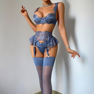 Ensemble de Lingerie Sexy en Dentelle Bleue 4 Pièces : Soutien-Gorge en Satin, Jarretière à Volants, Culotte Rosebud <span class=keywords><strong>et</strong></span> <span class=keywords><strong>Bas</strong></span> – Tenue de Nuit pour Femme - Product Image 4