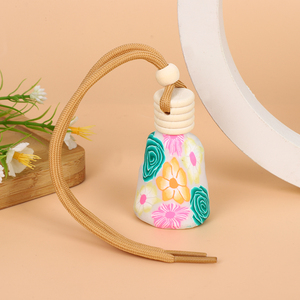 Botella de perfume de coche recargable con cubierta de arcilla suave, flor mixta, difusor colgante personalizado para ambientador y decoración de coche - Product Image 4