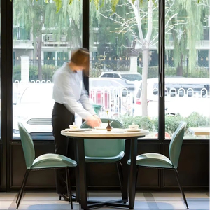 Tavoli da pranzo di lusso moderno Set di sedie per alberghi club caffè salotti retrò imbottiti mobili in legno massiccio in tessuto - Product Image 3