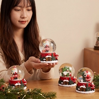 Boule de cristal en résine avec flocon de neige de Noël, design de scène de Noël, décoration de scène festive